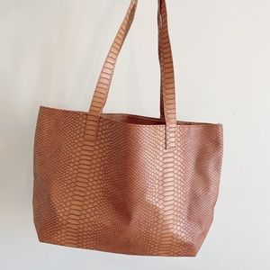 🆕 [Bloomingdale’s] FREE Tote